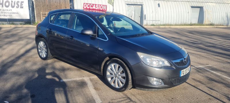 OPEL ASTRA 2011