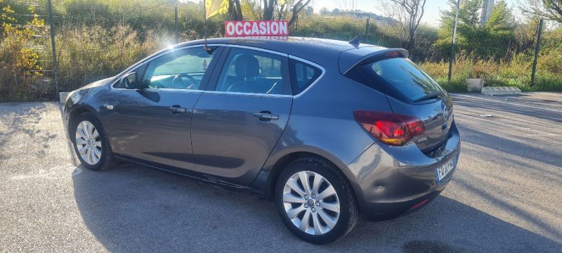 OPEL ASTRA 2011