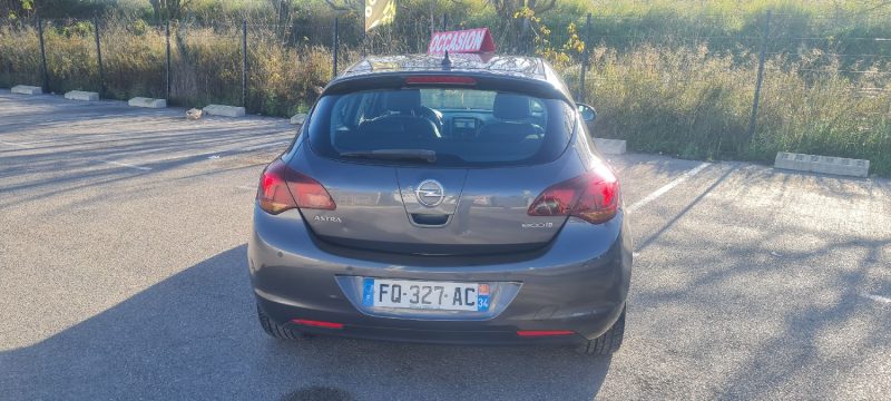 OPEL ASTRA 2011