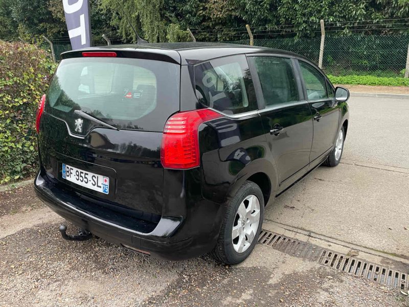 PEUGEOT 5008 1.6HDI 112CV