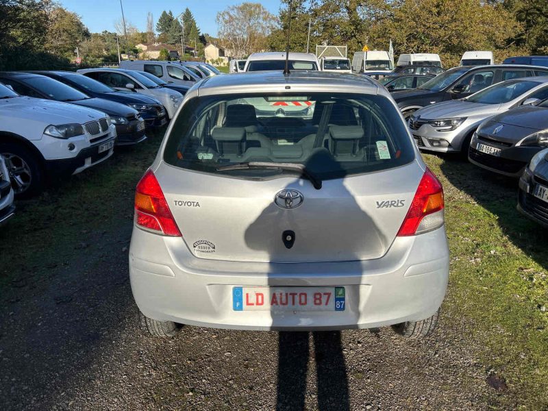 TOYOTA YARIS 2009