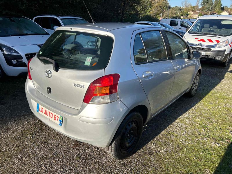 TOYOTA YARIS 2009