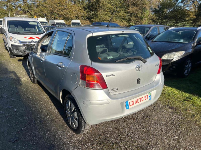 TOYOTA YARIS 2009