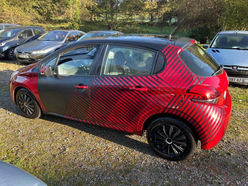 PEUGEOT 208 2020