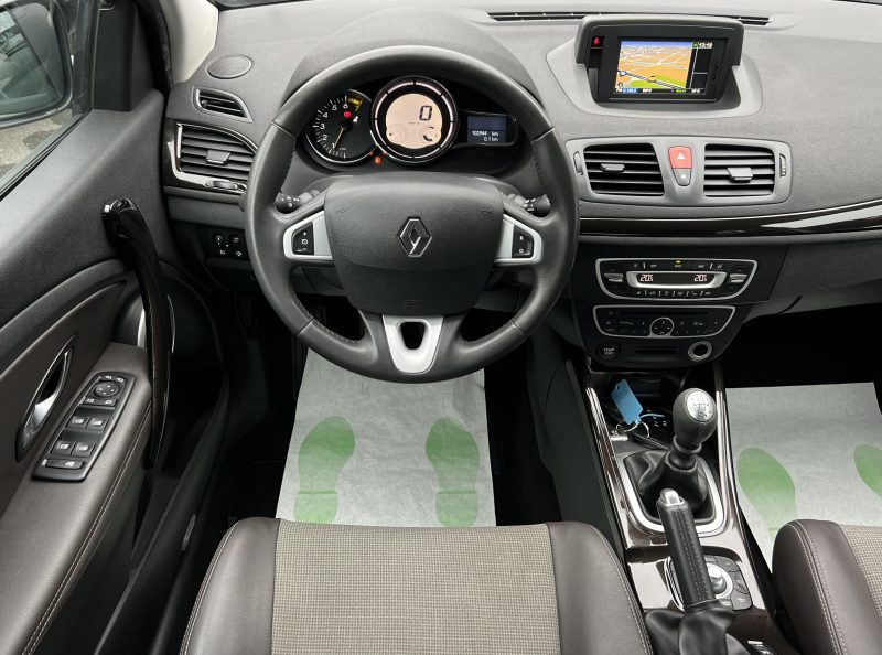 RENAULT MEGANE 3 III XV DE FRANCE 1.4 TCE 130 Cv GPS REGULATEUR BLUETOOTH CRIT AIR 1 - GARANTIE 1 AN