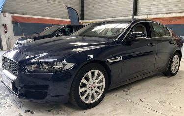 JAGUAR XE PRESTIGE 2.0 i 200 Cv PREMIERE MAIN / 26 900 Kms GPS CUIR CAMERA BVA8 - GARANTIE 1 AN