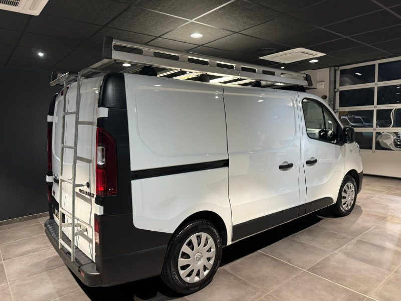 RENAULT TRAFIC 2020