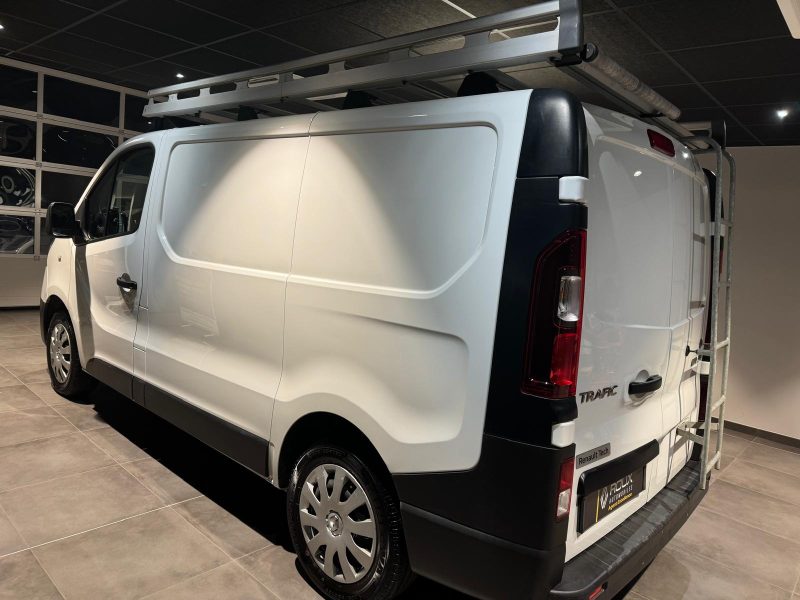 RENAULT TRAFIC 2020