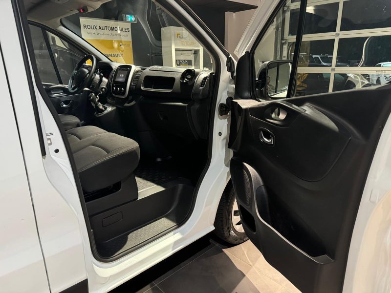 RENAULT TRAFIC 2020