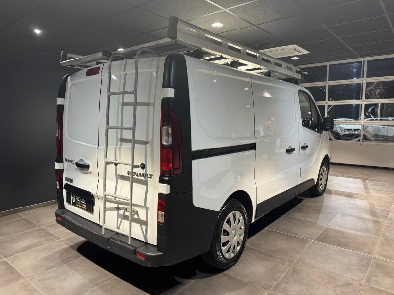 RENAULT TRAFIC 2020