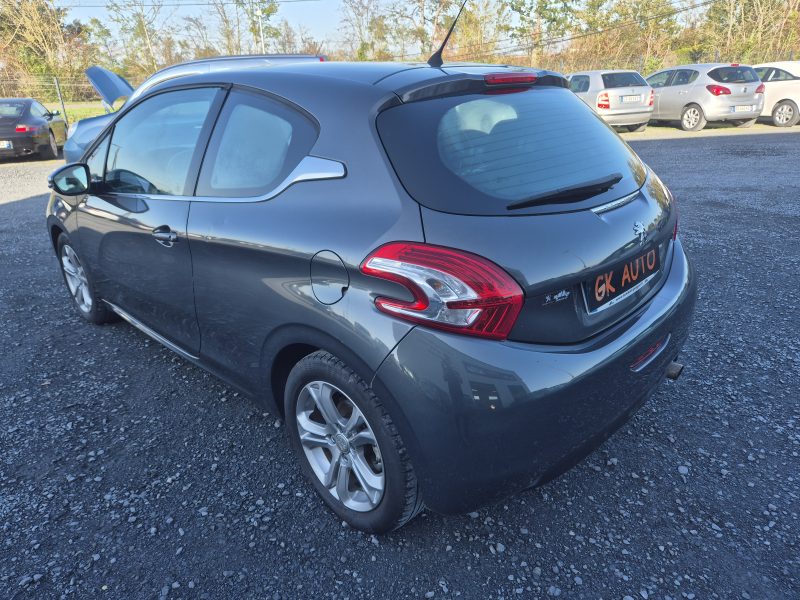 PEUGEOT 208 1.6 thp 120 CV 2014 135000 KM 