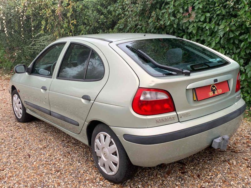 RENAULT MEGANE 2002 1.6 16V (107Ch)