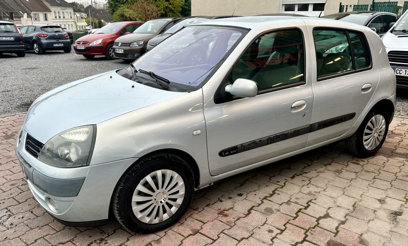 RENAULT CLIO 1.4L 16V 98Ch *LUXE PRIVILEGE* / REVISEE&REVISEE