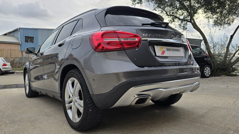 MERCEDES  CLASSE GLA 2017