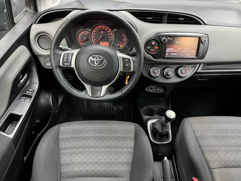 TOYOTA YARIS 2015