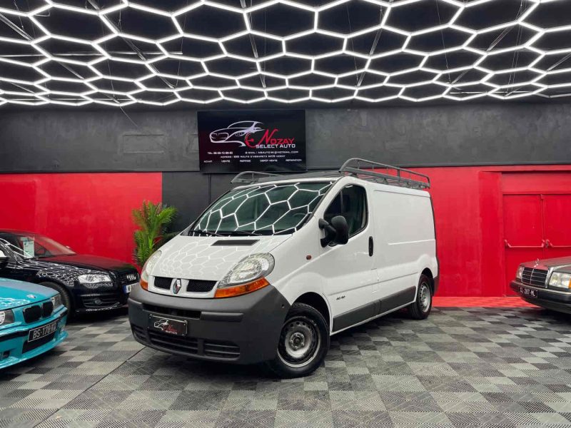 RENAULT TRAFIC 2004