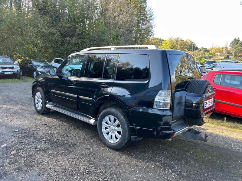 MITSUBISHI PAJERO 2011