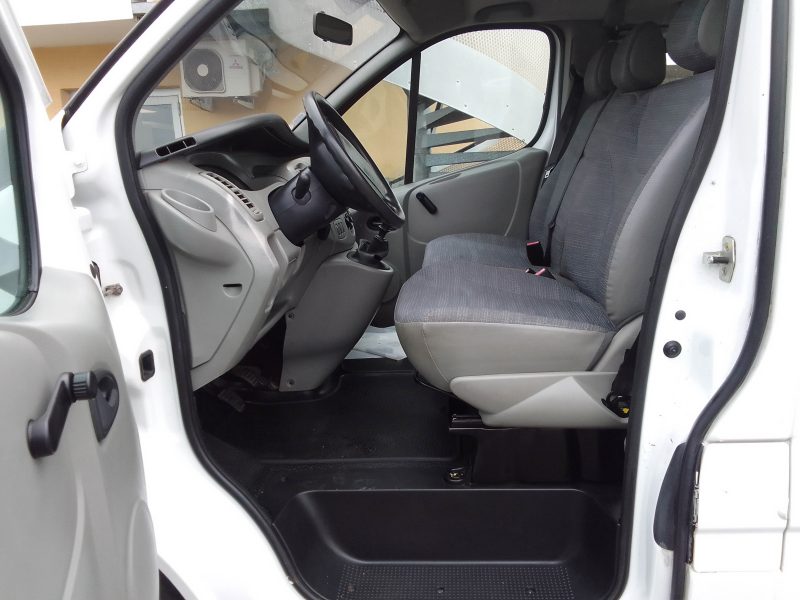 RENAULT TRAFIC 2008