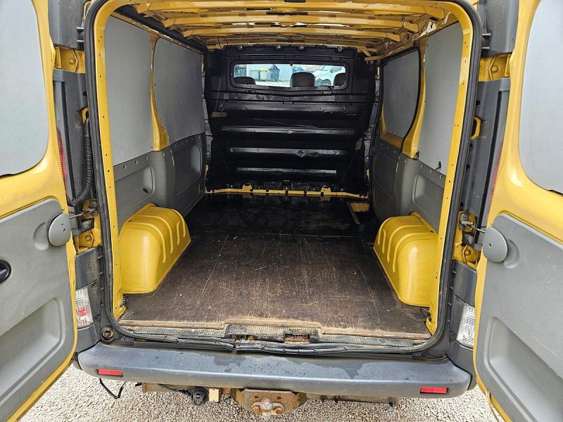 RENAULT TRAFIC 2005