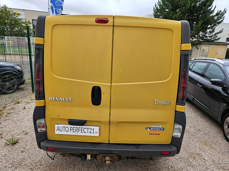 RENAULT TRAFIC 2005