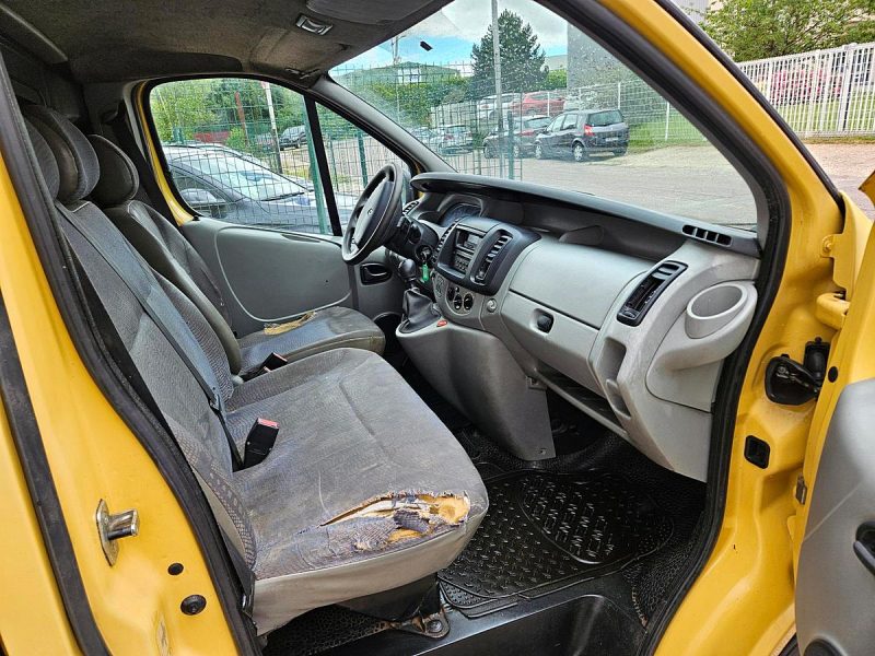 RENAULT TRAFIC 2005