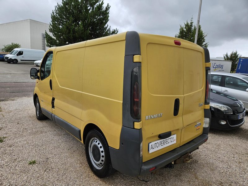 RENAULT TRAFIC 2005