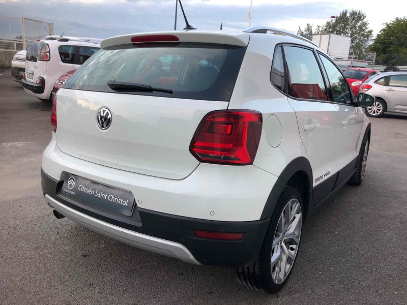 VOLKSWAGEN POLO 2015