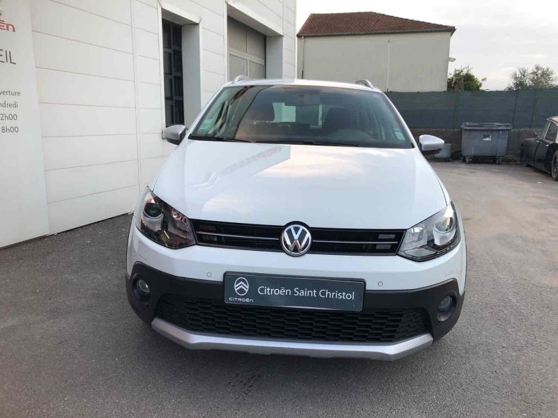 VOLKSWAGEN POLO 2015