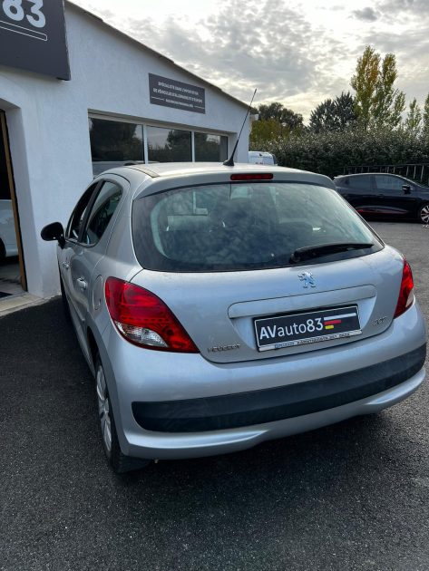 PEUGEOT 207 2010 Urban 1.4 Vti 95cv / Moteur à Chaine CT OK 