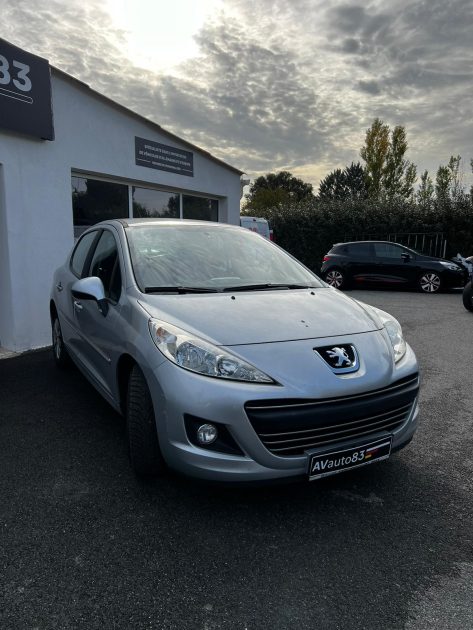 PEUGEOT 207 2010 Urban 1.4 Vti 95cv / Moteur à Chaine CT OK 