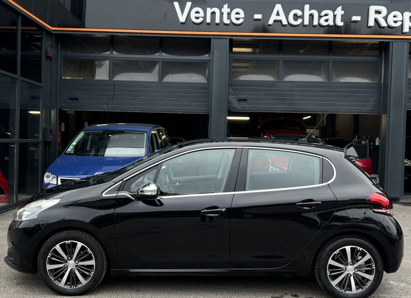 PEUGEOT 208 PHASE 2 ALLURE 1.2 82 Cv GPS APPLE CARPLAY & ANDROID CRIT AIR 1 5 PORTES - GARANTIE 1 AN