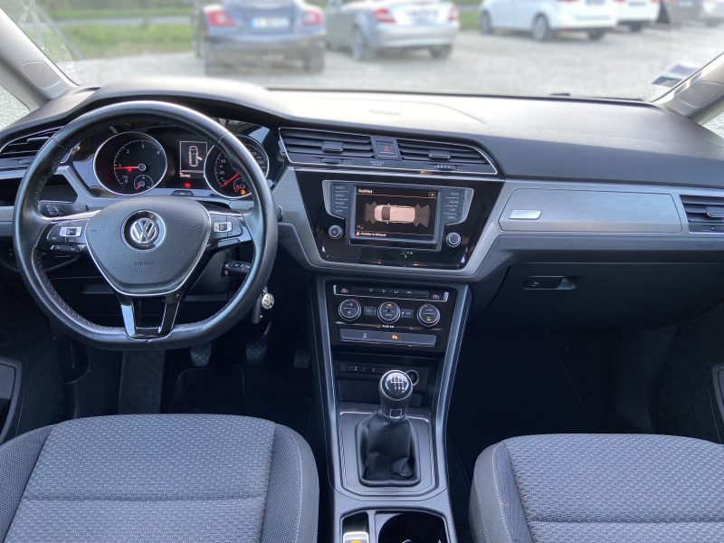 VOLKSWAGEN TOURAN 2015