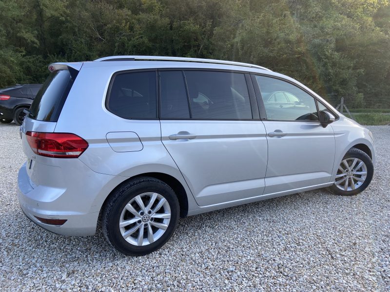 VOLKSWAGEN TOURAN 2015