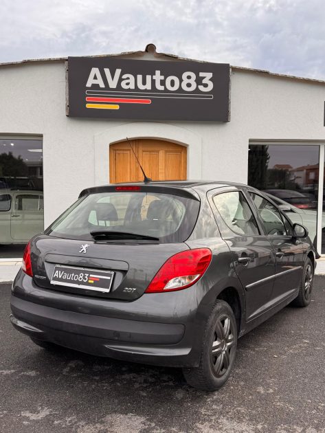 PEUGEOT 207 1.4 Vti 95CV / Moteur à chaine Révisée CT OK