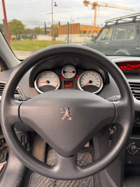 PEUGEOT 207 1.4 Vti 95CV / Moteur à chaine Révisée CT OK