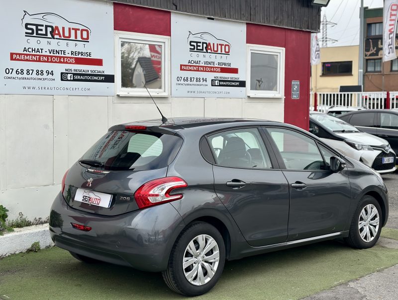 PEUGEOT 208 2013