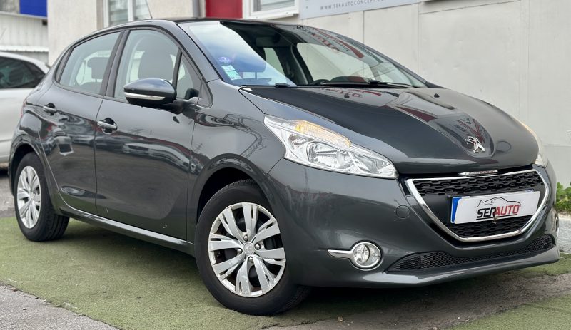 PEUGEOT 208 2013