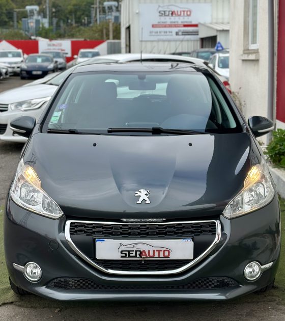 PEUGEOT 208 2013