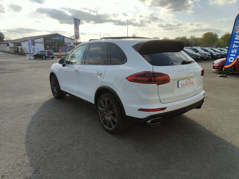 PORSCHE CAYENNE 3.0 Diesel 262cv ATTELAGE + TOIT OUVRANT