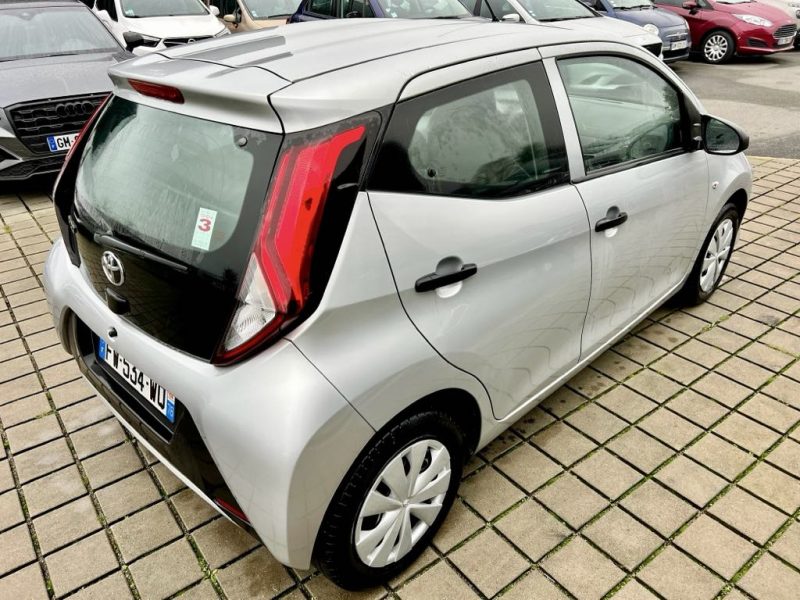 TOYOTA AYGO 1.0 VVTi 72CH X-PRO