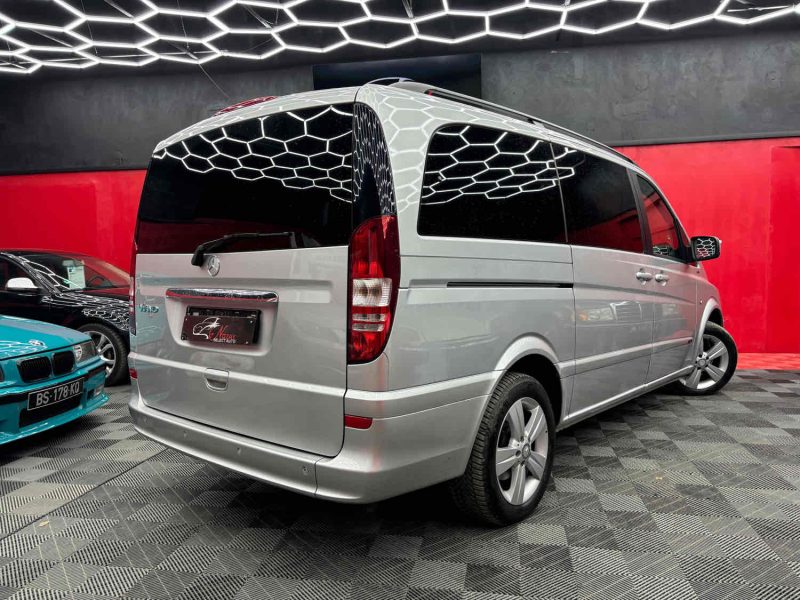 MERCEDES BENZ VIANO  2011