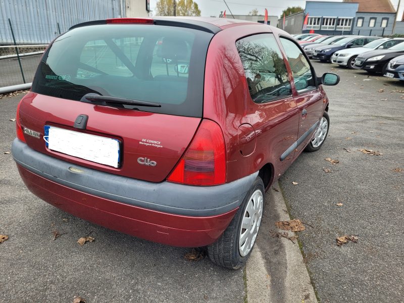 RENAULT  CLIO 2000