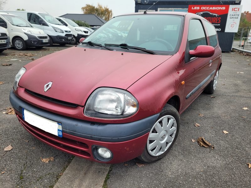 RENAULT  CLIO 2000