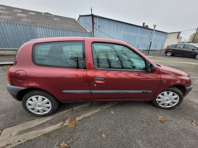 RENAULT  CLIO 2000