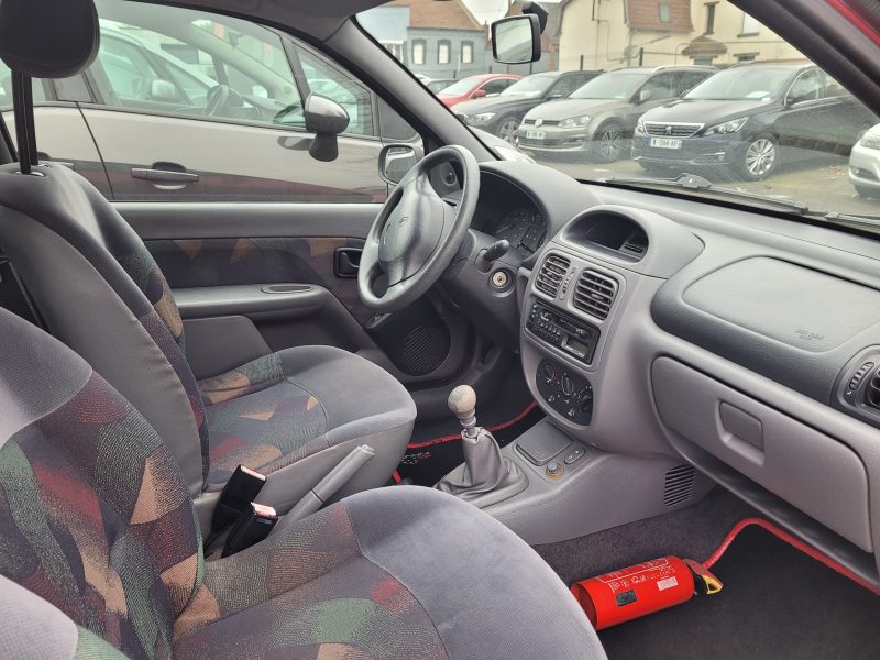 RENAULT  CLIO 2000