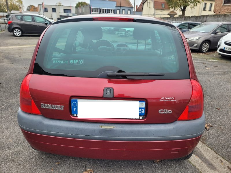 RENAULT  CLIO 2000