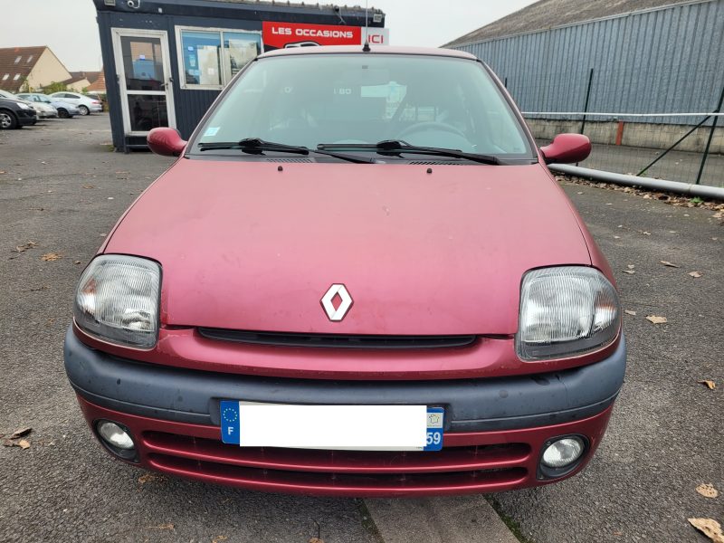 RENAULT  CLIO 2000