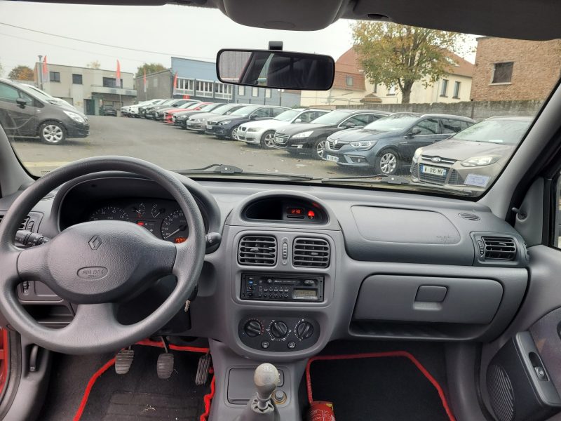 RENAULT  CLIO 2000