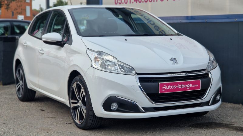 PEUGEOT 208 2020