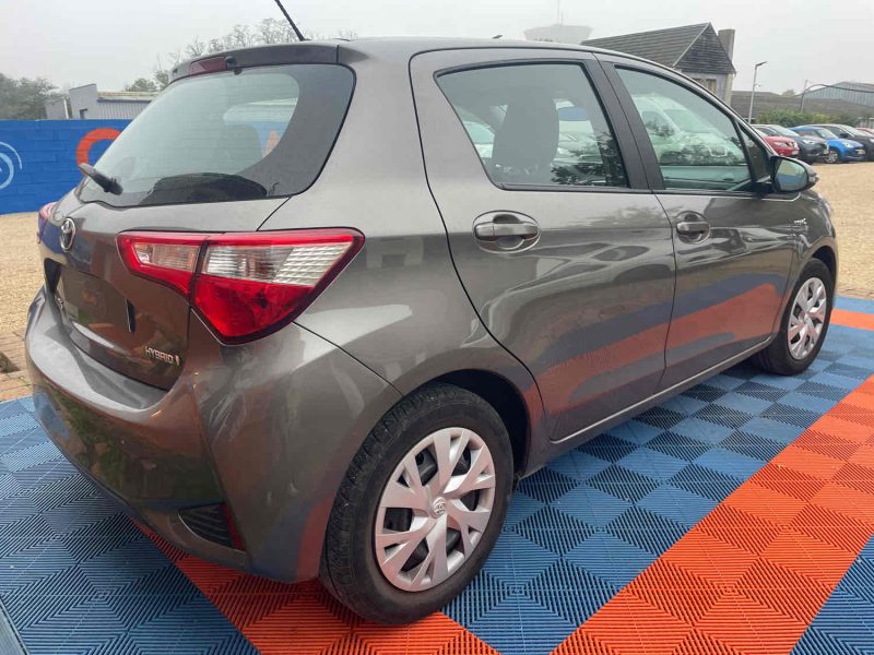 TOYOTA YARIS III France 1.5 VVTi 16V HSD Hybrid 100h E-CVT 